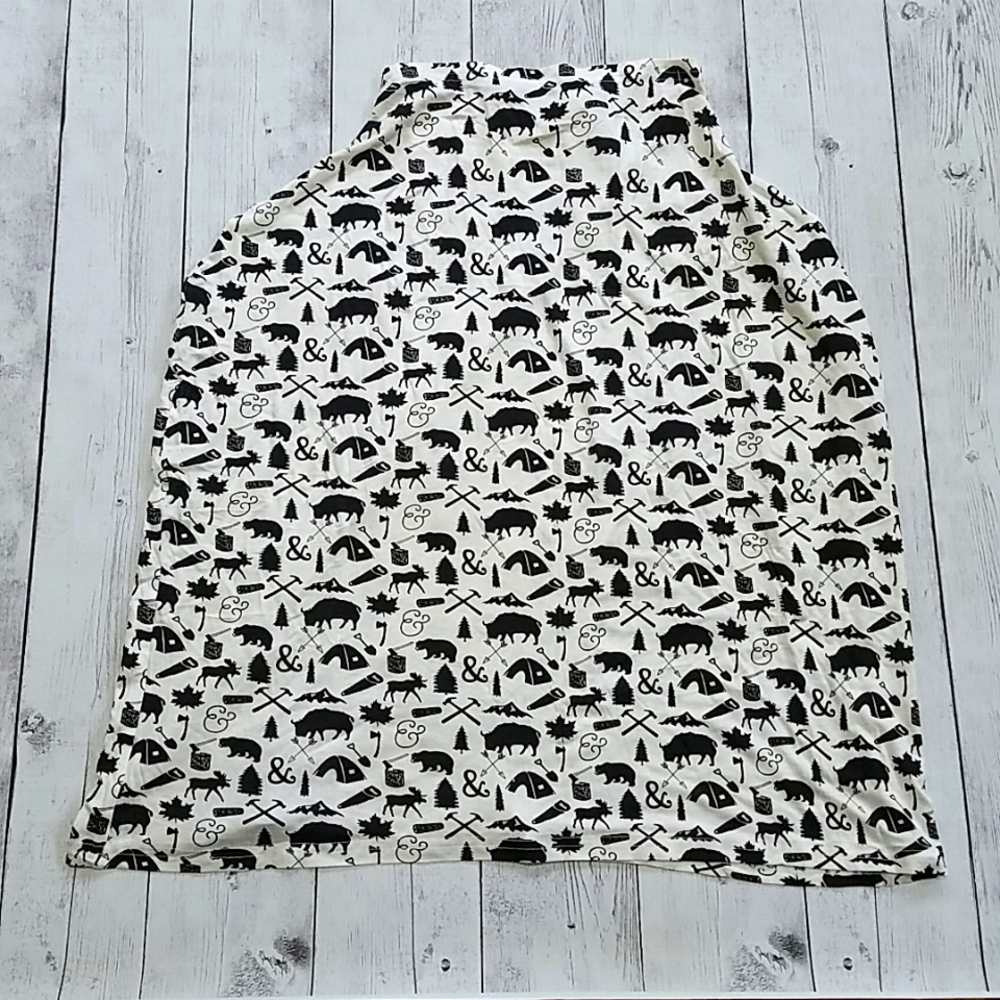 Nursing and Infant seat cover. Black and white wildlife animals